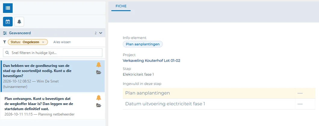 **Echt scherm uit de demo-omgeving**, met fictieve gegevens. Twee open meldingen, met de fiche van één melding: het info-element, het project en de stap waar ze bij hoort. Klik om te vergroten.