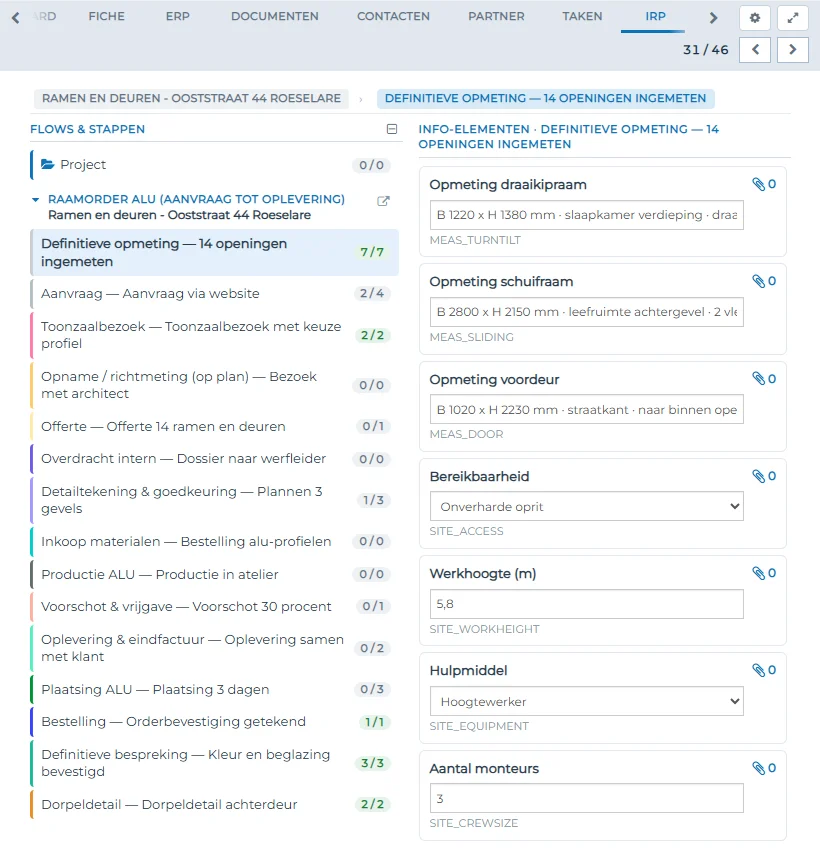 **Echt scherm uit de demo-omgeving**, met fictieve gegevens. De stap "Definitieve opmeting — 14 openingen", met een formulier per type opening. Klik om te vergroten.